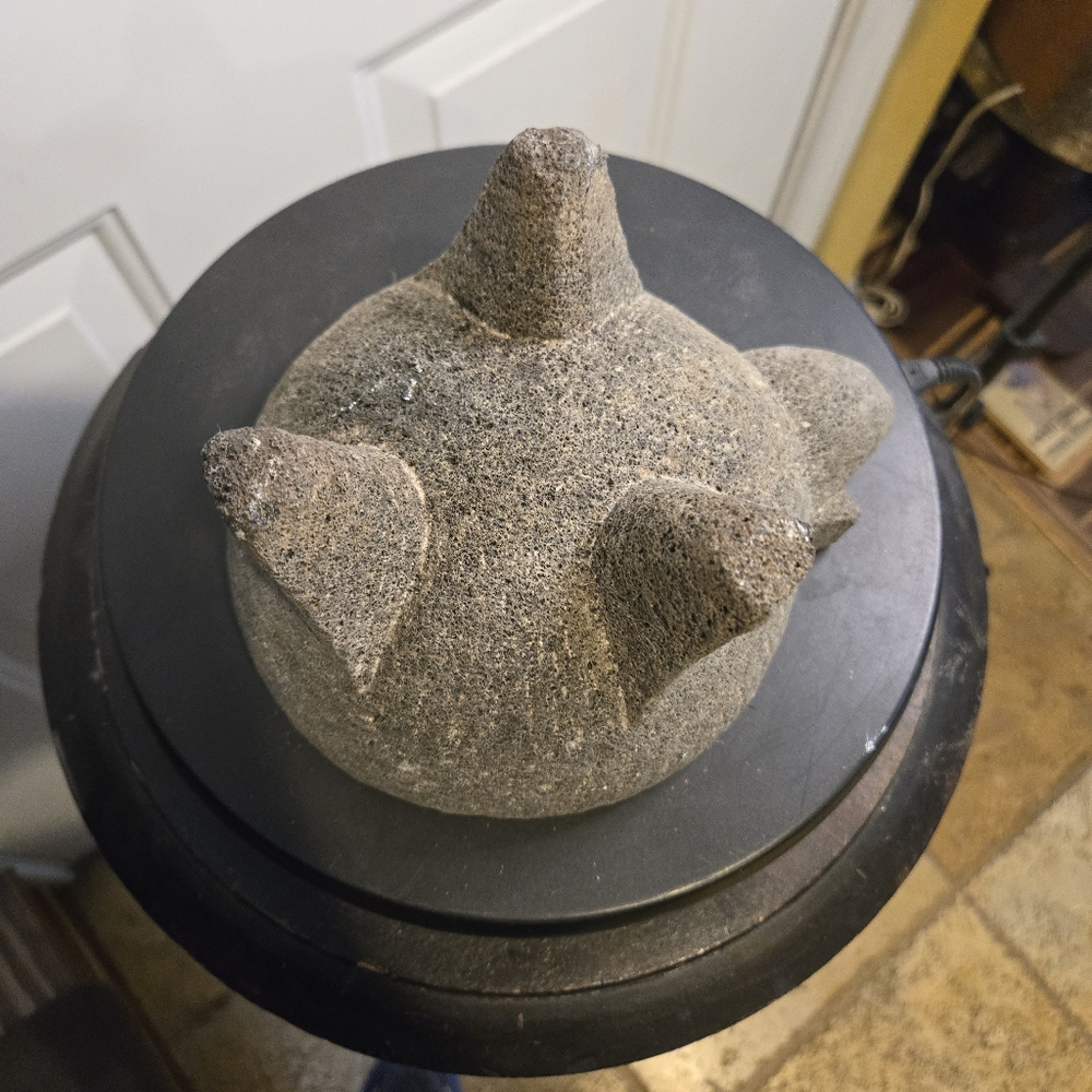 Rustic Stone Home Art Sculptural Antique Molcajete Stone Pig Pestle - Picture 5 of 12